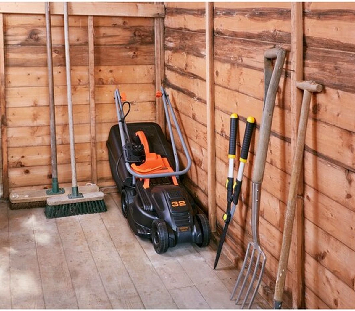 Black & Decker Black & Decker BEMW351-QS Tondeuse à Gazon Marcher Derrière Un Tracteur Tondeuse Noir, Orange 13 Black & Decker Black & Decker BEMW351-QS Tondeuse à Gazon Marcher Derrière Un Tracteur Tondeuse Noir, Orange - Image 11