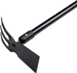 Black & Decker BLACK+DECKER Cultivateur Avec Houe BXGTTO7009 - Outil Combi - Poignée 148CM - Dents Longues Et Bord De Houe Pointu - Zwart/ Oranje -Outils Pro Soldes 1200x1147