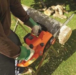 Black & Decker Tronçonneuse BLACK + DECKER CS2040 - 2000W - Longueur De Guide 40cm - Frein De Chaîne -Outils Pro Soldes 1200x1191 2