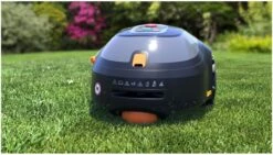 Black & Decker BLACK+DECKER BCRMW123-QW Robot Tondeuse Avec Autonettoyant - 12V - 18cm - Robot Domestique Inclus -Outils Pro Soldes 1200x683