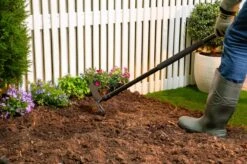 Black & Decker BLACK+DECKER Cultivateur Avec Houe BXGTTO7009 - Outil Combi - Poignée 148CM - Dents Longues Et Bord De Houe Pointu - Zwart/ Oranje -Outils Pro Soldes 1200x798 11