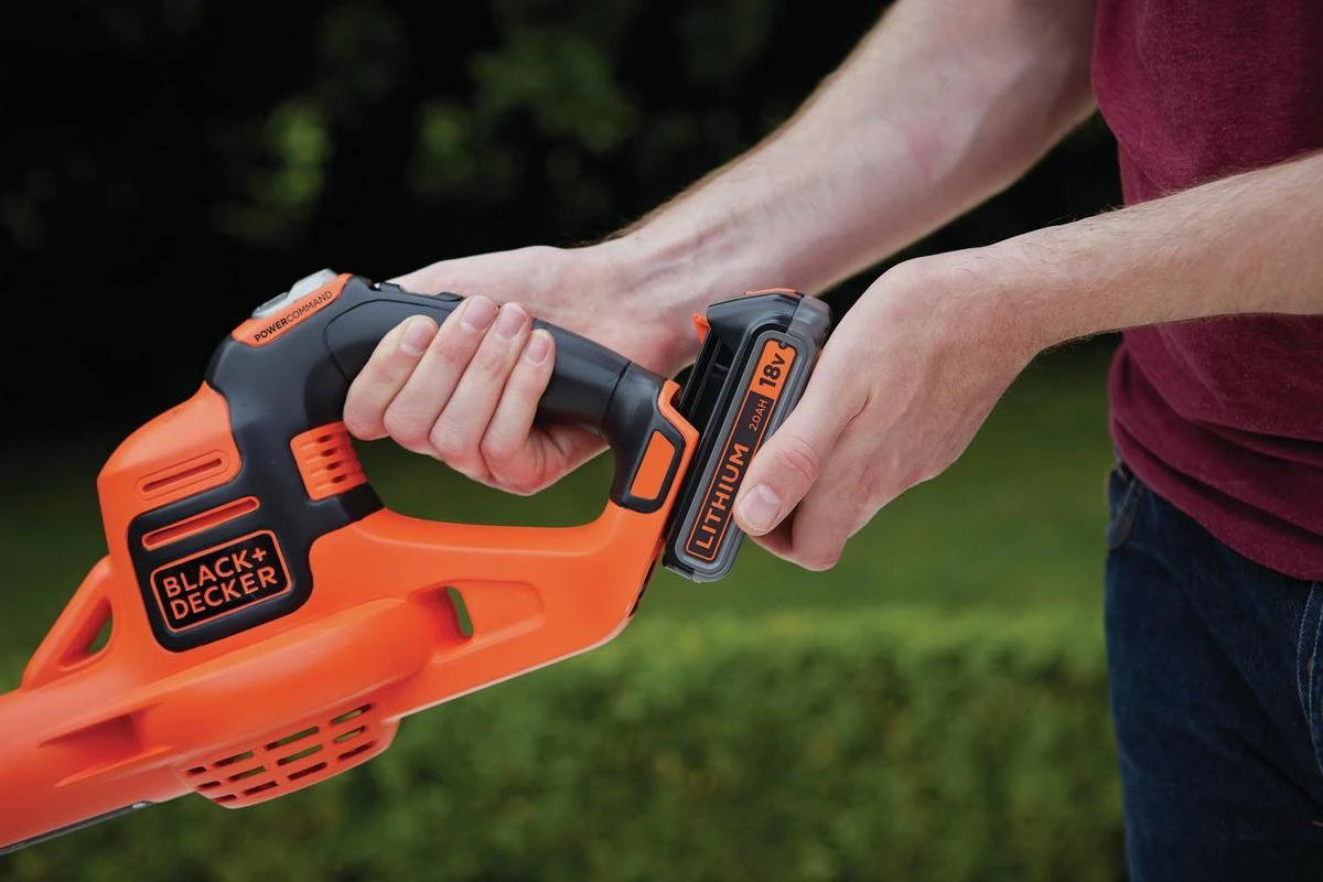 Black & Decker Souffleuse à Feuilles BLACK+DECKER GWC1820PC-QW - Faible Bruit - 18V - Vitesse De Soufflage 209 Km / H 10 Black & Decker Souffleuse à Feuilles BLACK+DECKER GWC1820PC-QW - Faible Bruit - 18V - Vitesse De Soufflage 209 Km / H - Image 8
