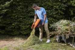 Black & Decker Tondeuse à Gazon BLACK + DECKER BCMW3318L2-QW - 18V - 33cm - Avec 2 Batteries Et Chargeur 19 Black & Decker Tondeuse à Gazon BLACK + DECKER BCMW3318L2-QW - 18V - 33cm - Avec 2 Batteries Et Chargeur -Outils Pro Soldes 1200x800 5