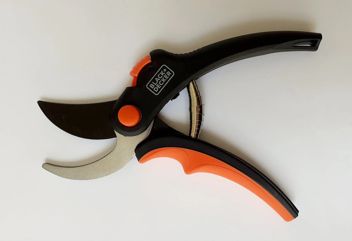 Black & Decker Sécateur Black+Decker - Bypass - Ciseaux à Fleurs - Lames En Acier Trempé - Zwart/ Oranje - Epaisseur De Branche Diamètre De Coupe Max Ø 13 Mm 10 Black & Decker Sécateur Black+Decker - Bypass - Ciseaux à Fleurs - Lames En Acier Trempé - Zwart/ Oranje - Epaisseur De Branche Diamètre De Coupe Max Ø 13 Mm - Image 8