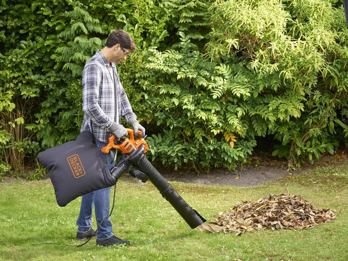 Black & Decker BLACK+DECKER BEBLV260 Souffleuse à Feuilles - 2600W - 3-en-1 - Sac De Collecte 40L 7 Black & Decker BLACK+DECKER BEBLV260 Souffleuse à Feuilles - 2600W - 3-en-1 - Sac De Collecte 40L - Image 5