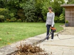 Black & Decker Souffleur à Feuilles BLACK+DECKER BEBLV301 - Fonction Soufflage Et Aspiration - Sac à Dos Comme Sac De Collecte -Outils Pro Soldes 1200x900 20