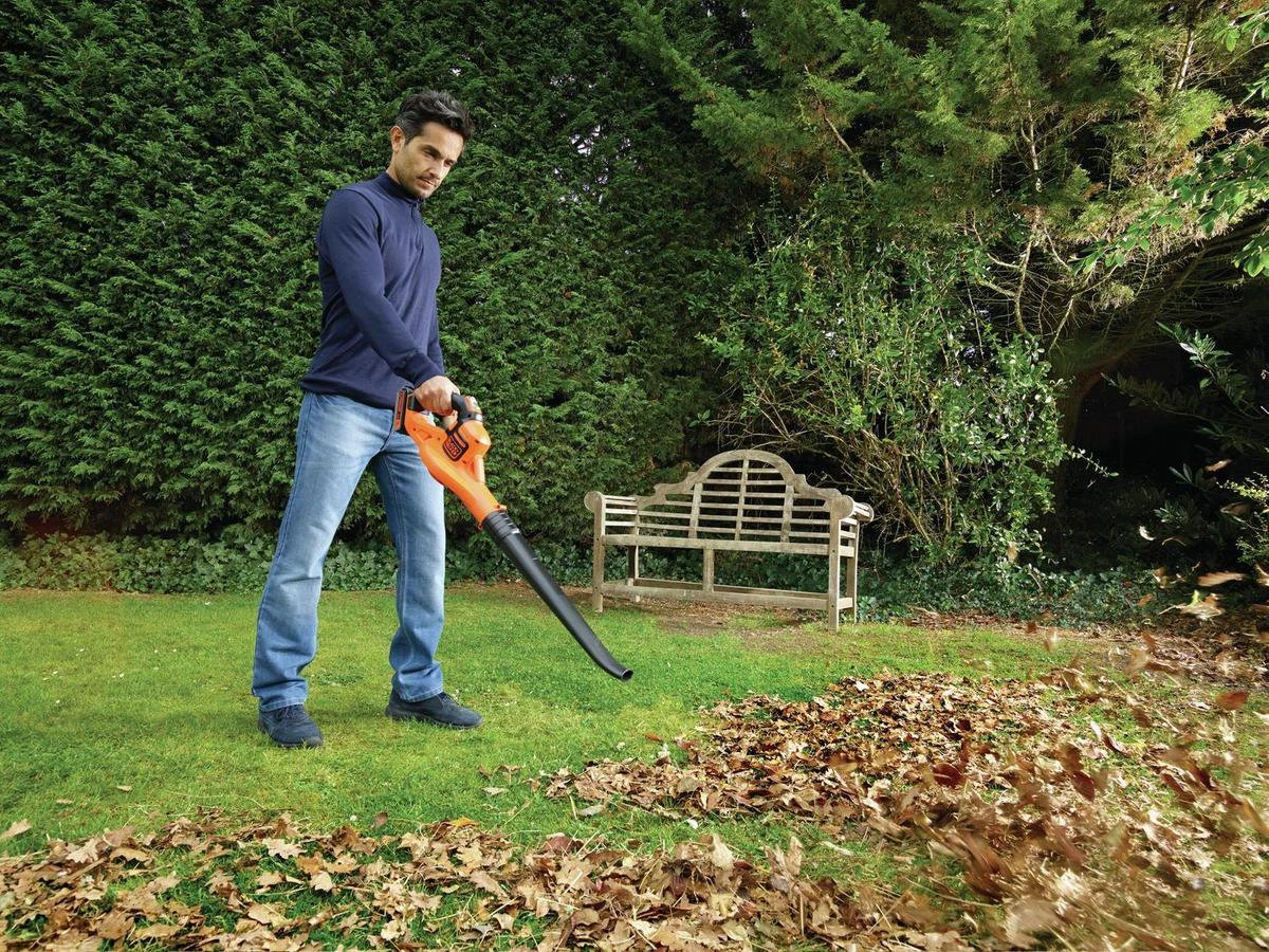Black & Decker Souffleuse à Feuilles BLACK+DECKER GWC1820PC-QW - Faible Bruit - 18V - Vitesse De Soufflage 209 Km / H 8 Black & Decker Souffleuse à Feuilles BLACK+DECKER GWC1820PC-QW - Faible Bruit - 18V - Vitesse De Soufflage 209 Km / H - Image 6