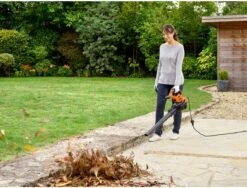 Black & Decker BLACK+DECKER BEBLV300SB- Souffleur QS - 404 Km/h - 3000W - Fonction Aspiration/soufflage - Filaire -Outils Pro Soldes 1200x911