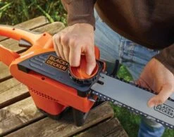 Black & Decker Tronçonneuse BLACK + DECKER CS2040 - 2000W - Longueur De Guide 40cm - Frein De Chaîne -Outils Pro Soldes 1200x945