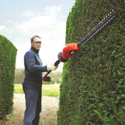 Black & Decker Taille-Haies Longue Portée Sans Fil LITHIUM 18 V - 43cm (sans Batterie) BLACK+DECKER GTC1843LB-QW -Outils Pro Soldes 34599158 2