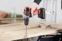 Black & Decker BCD003MEM2K-QW Batterie Marteau 18 Volt 1x 2.0 Ah/4.0Ah Li-ion -Outils Pro Soldes bcd003mem2k qw batterie marteau 18 volt 1x 2 0 ah 4 0ah li ion 3