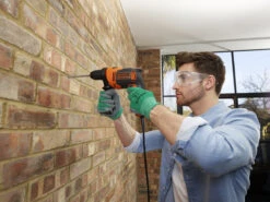 Black & Decker BEH550K-QS Perceuse à Percussion 550 Watts -Outils Pro Soldes beh550k qs perceuse a percussion 550 watts 2