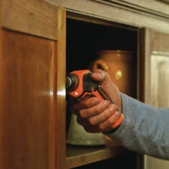 Black & Decker CS3652LC-QW Tournevis 3,6 Volts -Outils Pro Soldes cs3652lc qw tournevis 3 6 volts 3