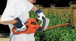 Black & Decker GT7030-QS Taille-haie 700 Watt 70 Cm 9 Black & Decker GT7030-QS Taille-haie 700 Watt 70 Cm -Outils Pro Soldes gt7030 qs taille haie 700 watt 70 cm 3