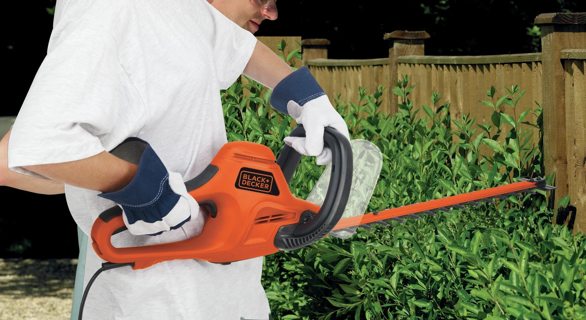 Black & Decker GT7030-QS Taille-haie 700 Watt 70 Cm 6 Black & Decker GT7030-QS Taille-haie 700 Watt 70 Cm - Image 4